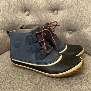 Sorel Out and About Blue Leather Duck Boots Waterproof Size 6